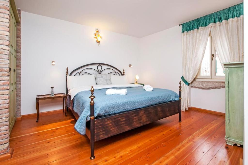 Apartments Casa Rubeus 로비니 외부 사진