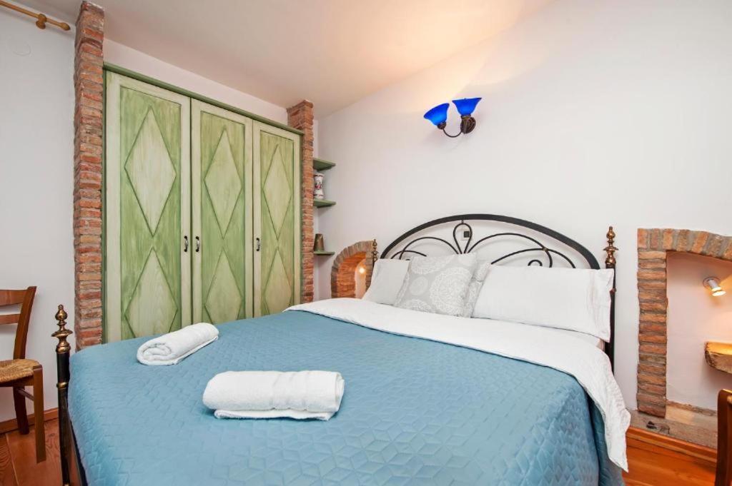 Apartments Casa Rubeus 로비니 외부 사진