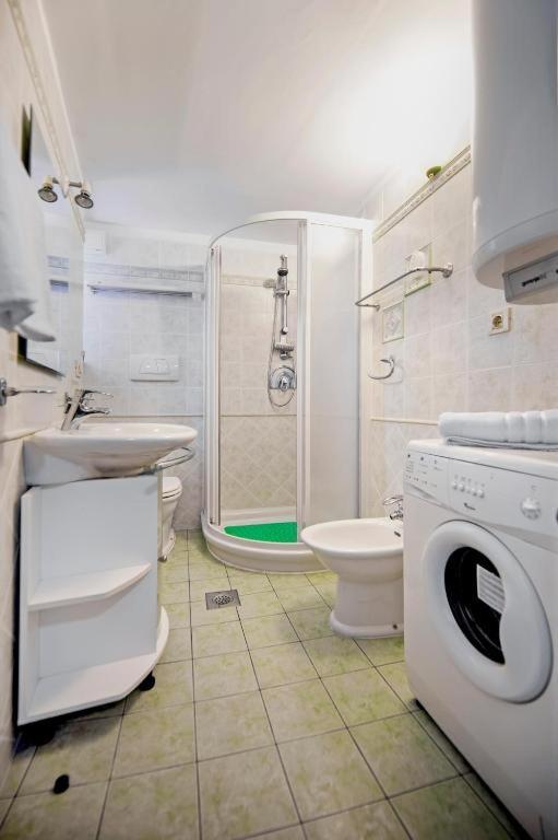 Apartments Casa Rubeus 로비니 외부 사진